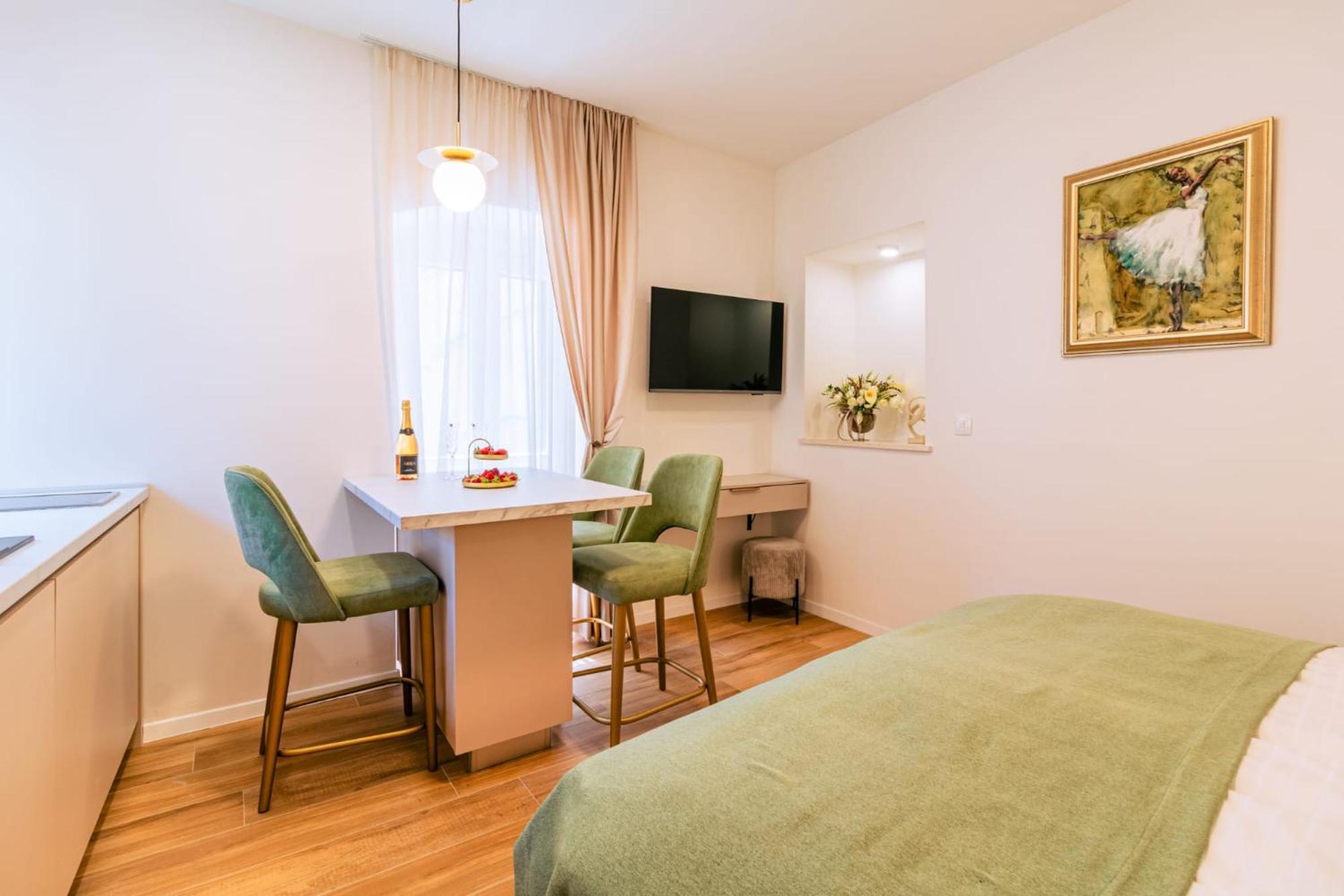 Luxury 2 Bedroom-2 Bathroom Apartment & Studio App With Rooftop Terrace Split Exteriér fotografie