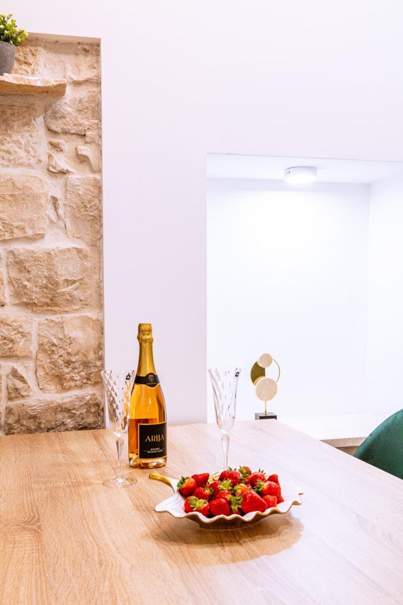 Luxury 2 Bedroom-2 Bathroom Apartment & Studio App With Rooftop Terrace Split Pokoj fotografie
