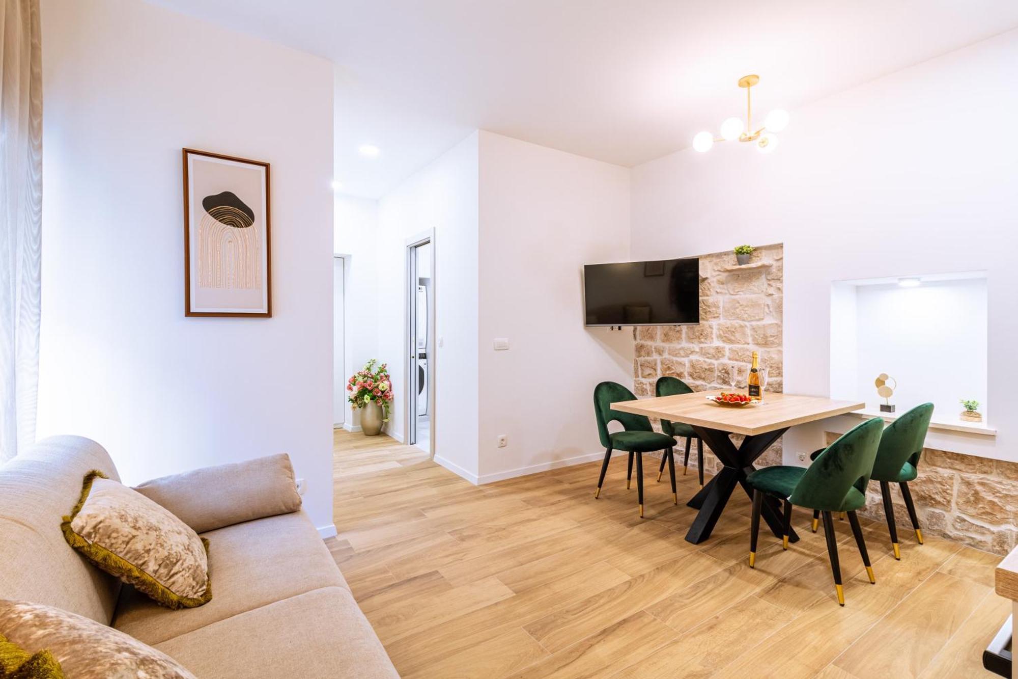 Luxury 2 Bedroom-2 Bathroom Apartment & Studio App With Rooftop Terrace Split Exteriér fotografie
