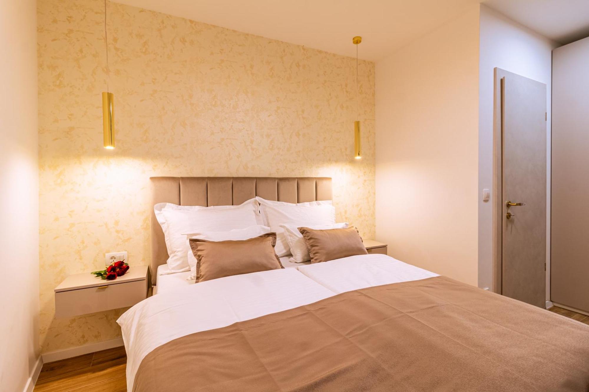 Luxury 2 Bedroom-2 Bathroom Apartment & Studio App With Rooftop Terrace Split Exteriér fotografie