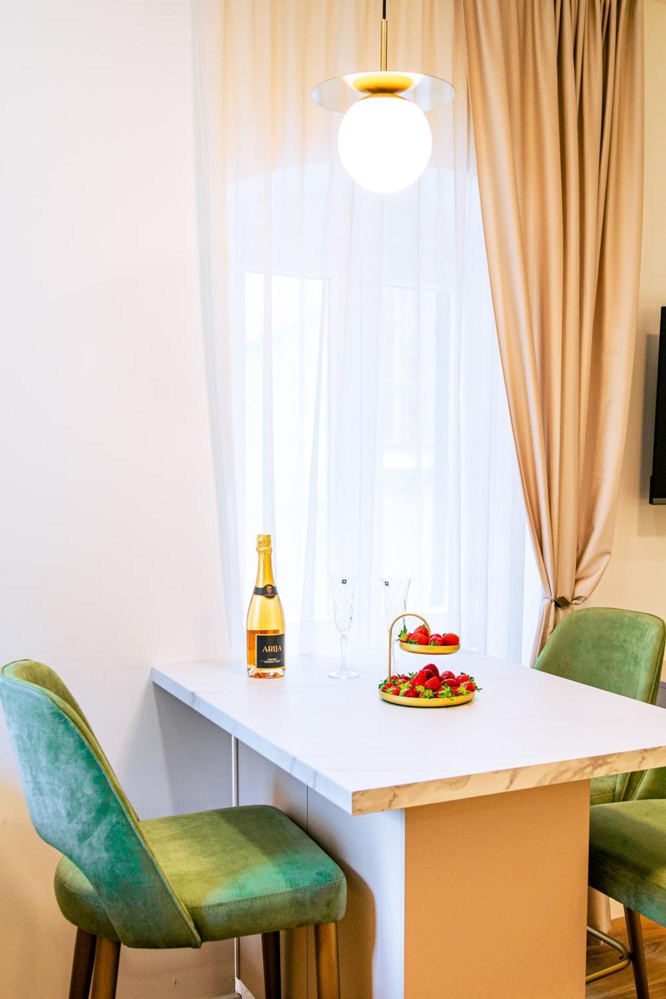 Apartmán Luxury App Palace Old Town& Studio Green Melody With Terrace Split Pokoj fotografie