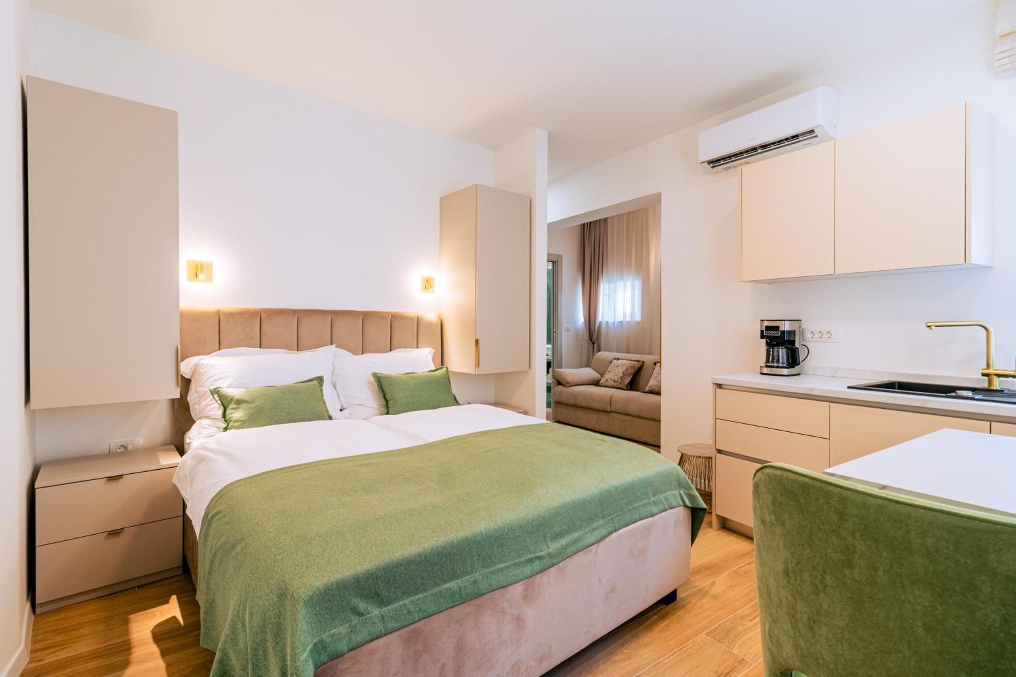 Apartmán Luxury App Palace Old Town& Studio Green Melody With Terrace Split Pokoj fotografie