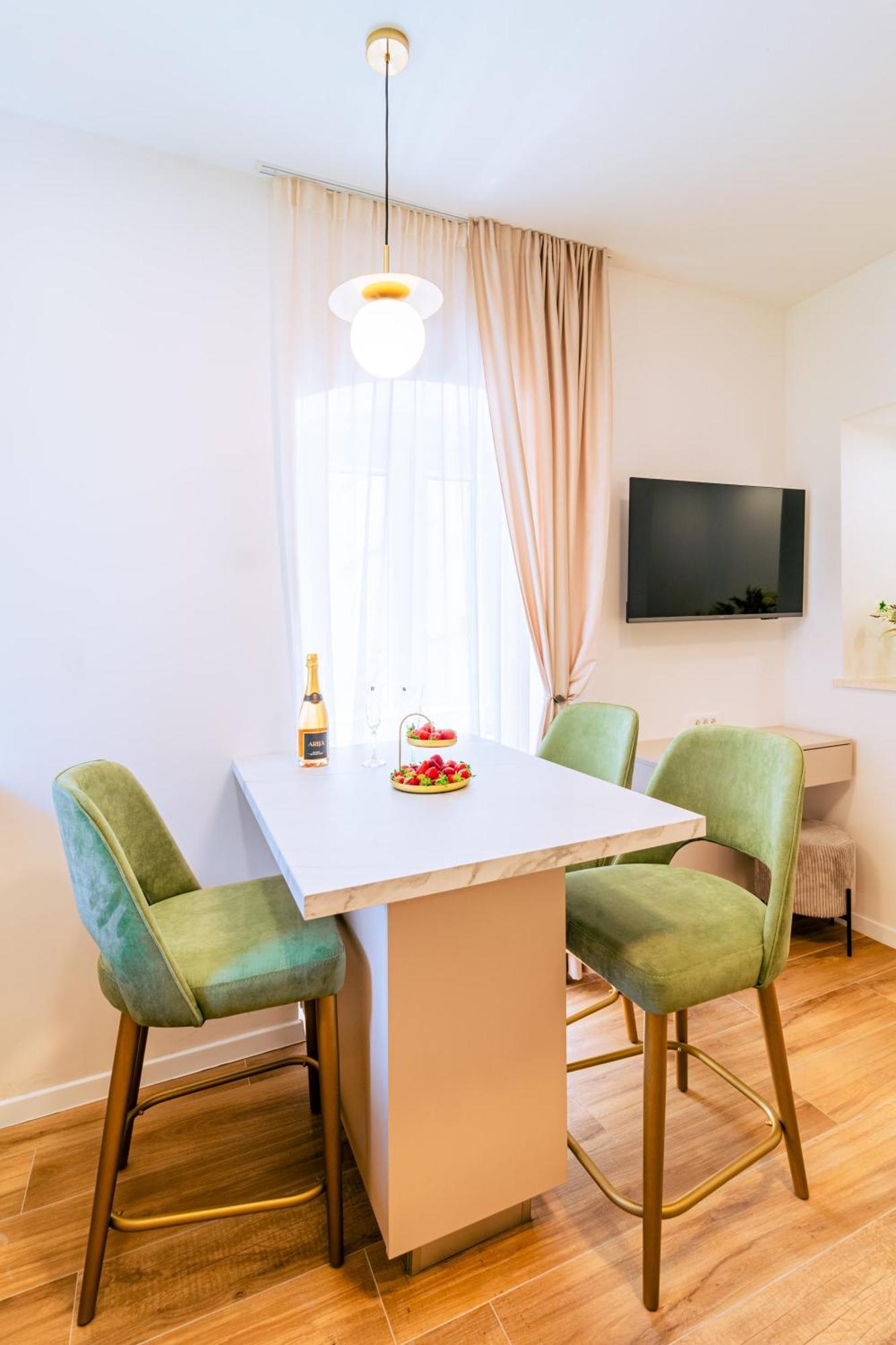 Luxury 2 Bedroom-2 Bathroom Apartment & Studio App With Rooftop Terrace Split Pokoj fotografie